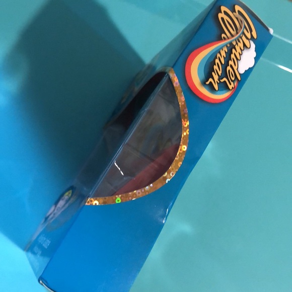 Wonder Woman An Eye For Justice Eyeshadow Palette - Picture 5 of 9